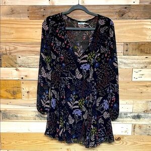 Kimchi Blue size 8 Lightweight Floral V-Neck Long Ballon Sleeved Midi Dress